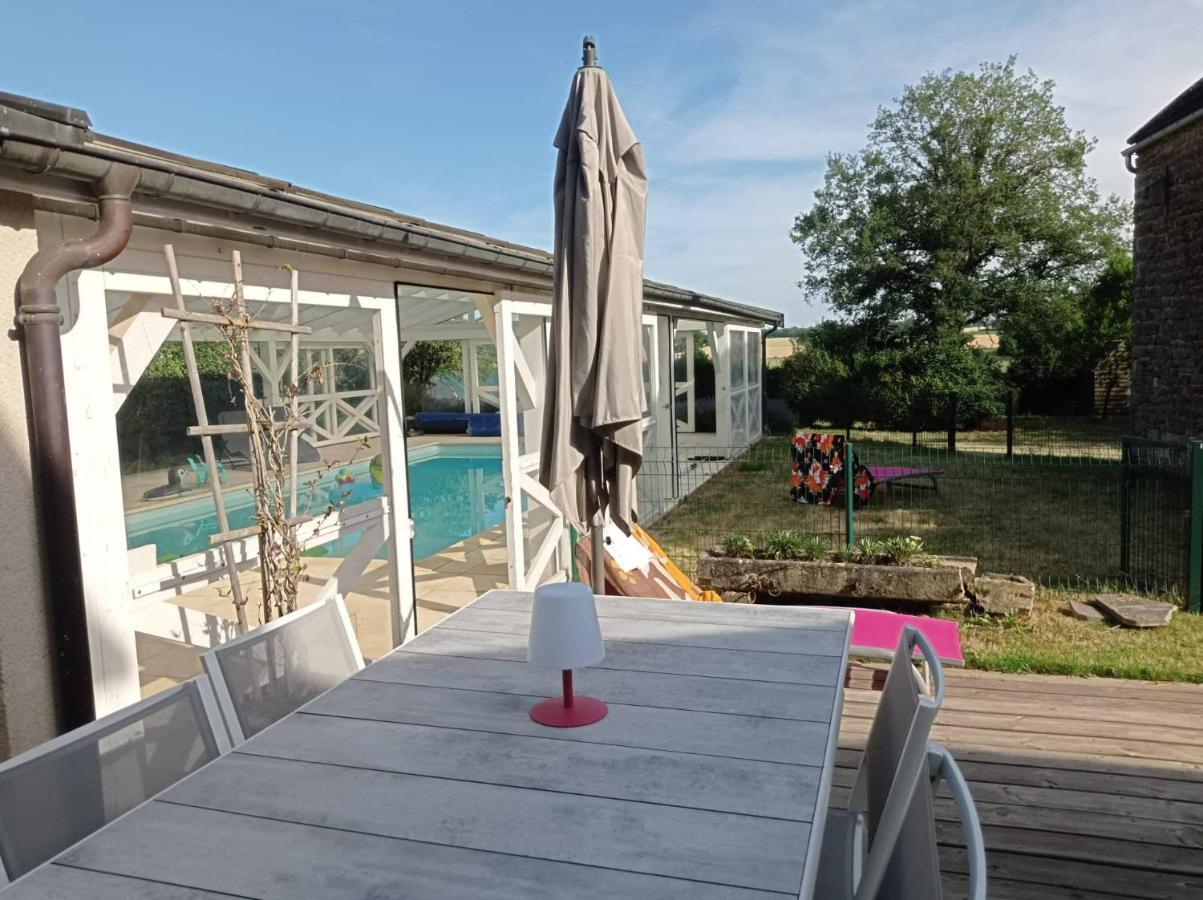 Bienvenue Au Fare Hibiscus Apartment Corrombles Bagian luar foto