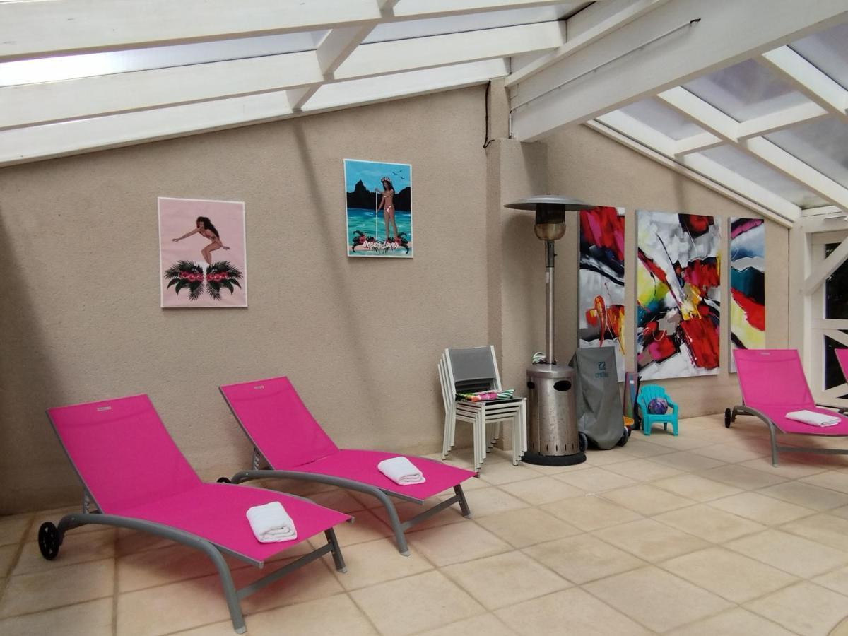 Bienvenue Au Fare Hibiscus Apartment Corrombles Bagian luar foto